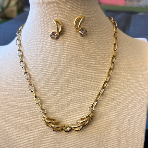 Vintage Park Lane Necklace & Matching Post Back Earrings. Signed.